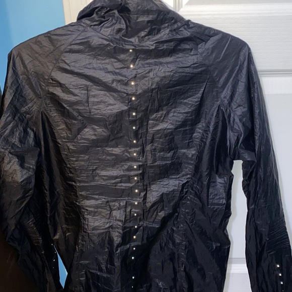 Lululemon Windbreaker - Picture 2 of 4